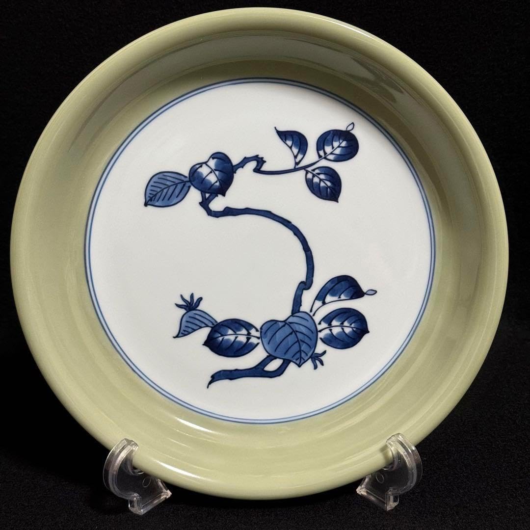 美品　有田焼　源右衛門窯　青磁木の葉文　盛り皿　ティファニーコラボ 有田焼 源右衛門窯 青磁木の葉文 皿 22cm ティファニーコラボ 有田焼